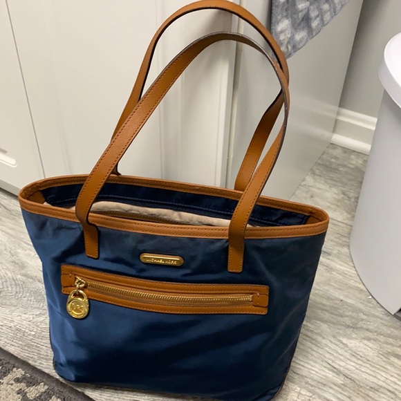 Michael Kors Handbags - Michael Kors shoulder bag